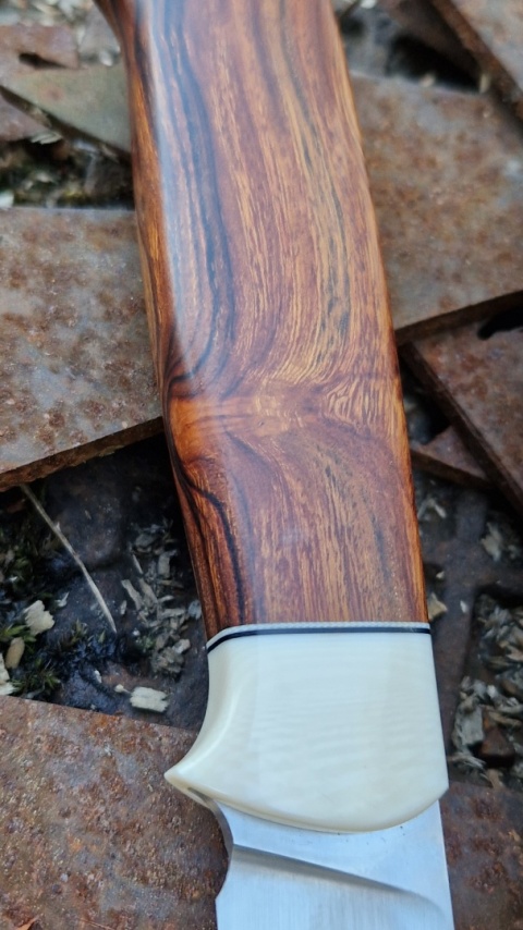 NÓŻ MYŚLIWSKI Iron wood