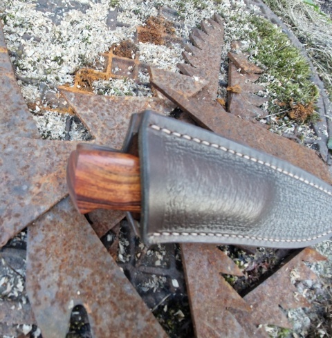 NÓŻ MYŚLIWSKI Iron wood